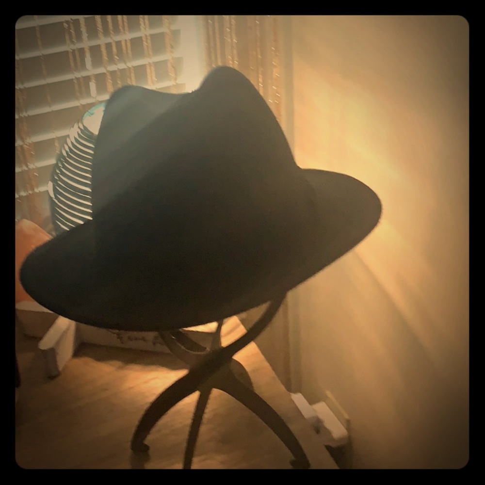 Black brim hat